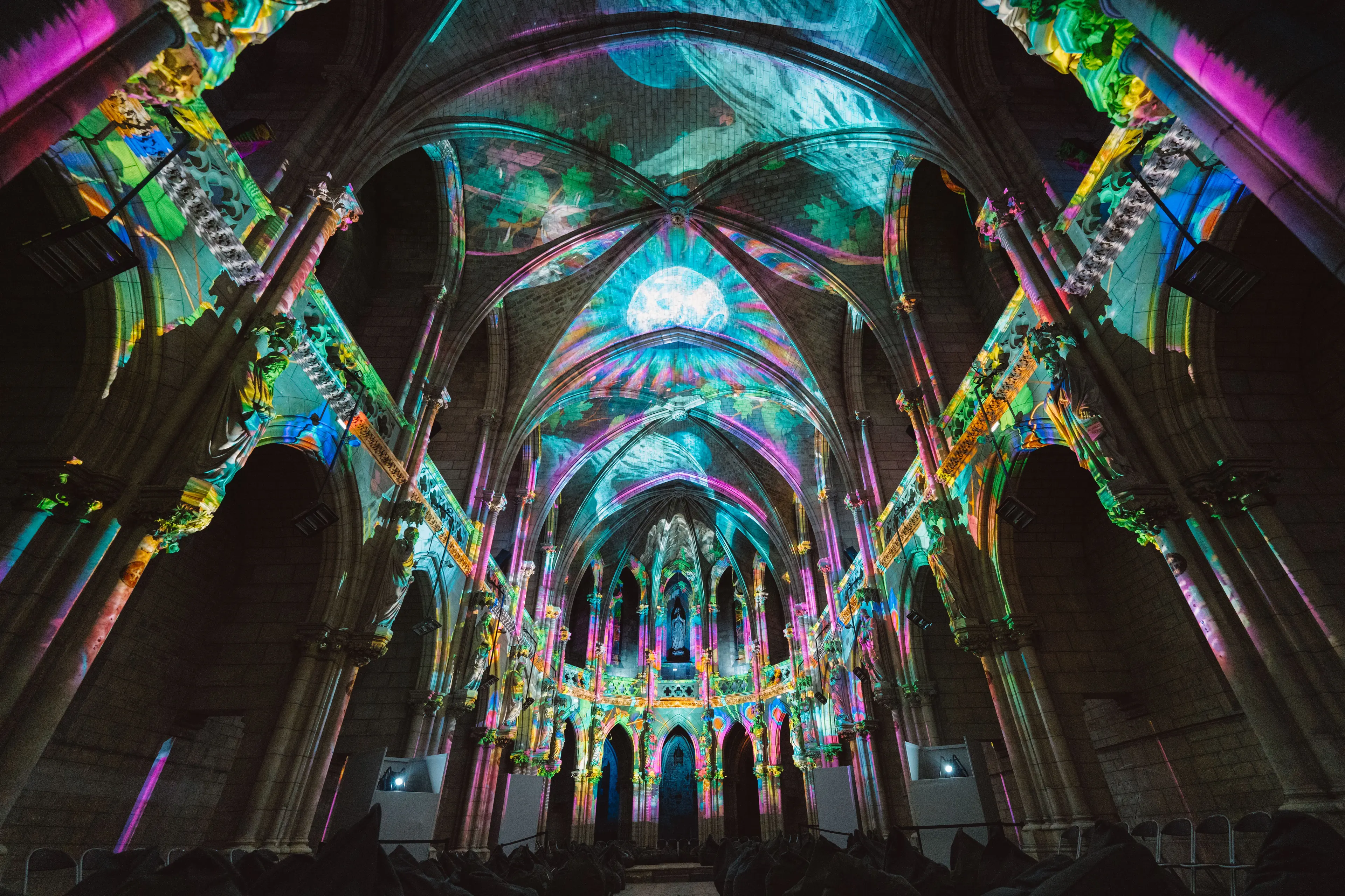 Info - Genesis au Chapelle du Crous Bordeaux : spectacle lumineux