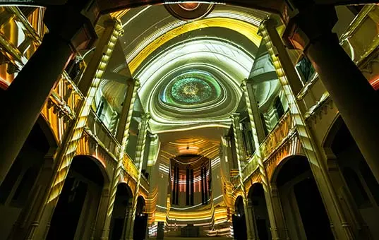Info - Genesis Palais de la Bourse Marseille: Immersive light show