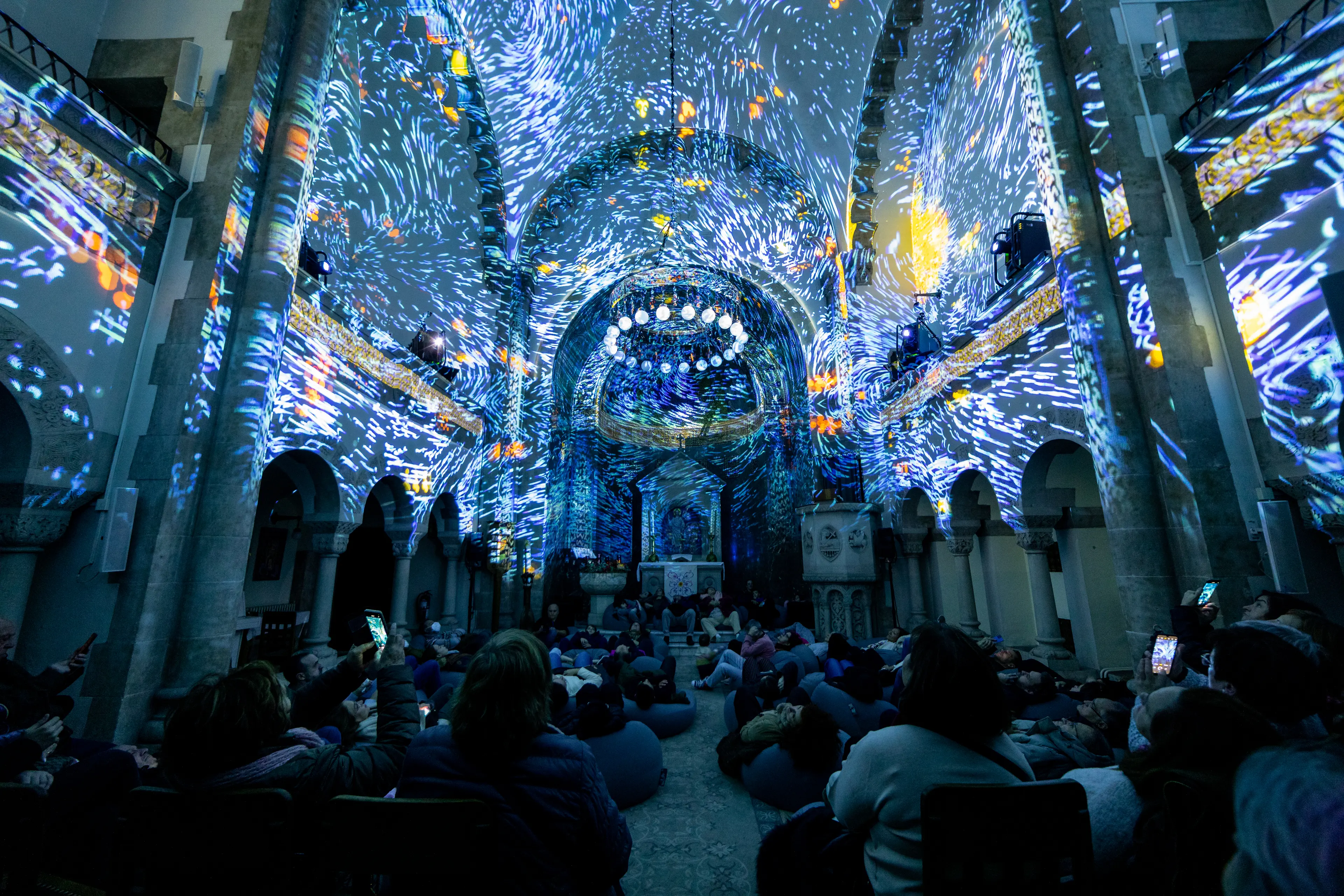 Info - Genesis Madrid: espectáculo de luz en la Iglesia Evangélica Alemana
